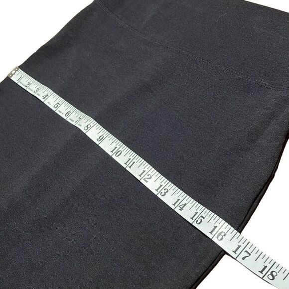 Hybrid & Co. black stretch midi pencil skirt with back vent - Picture 6 of 8